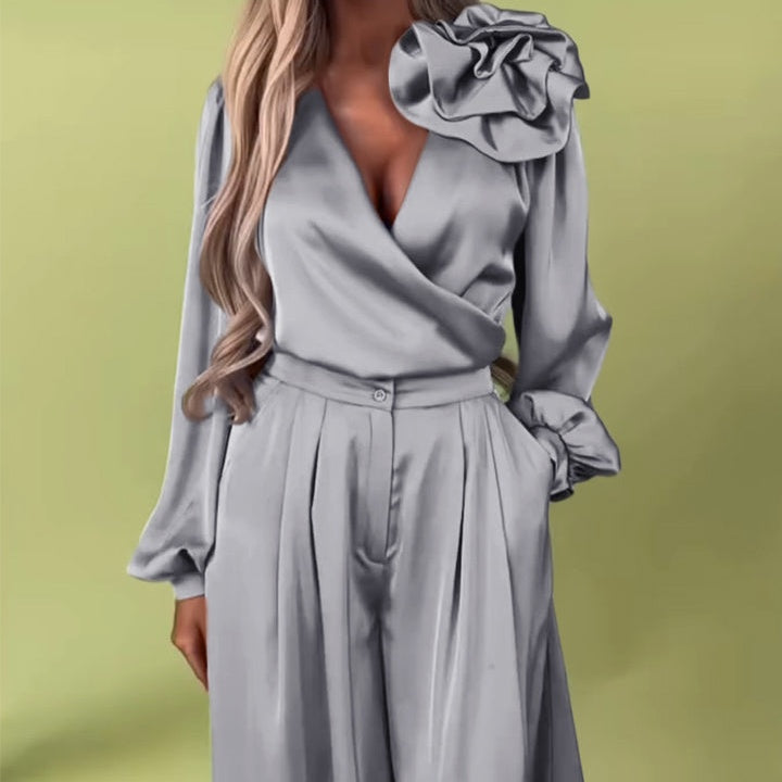 Set luxos cu cămașă din satin și pantaloni largi