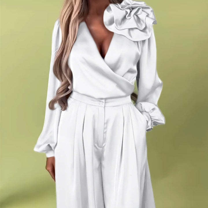 Set luxos cu cămașă din satin și pantaloni largi