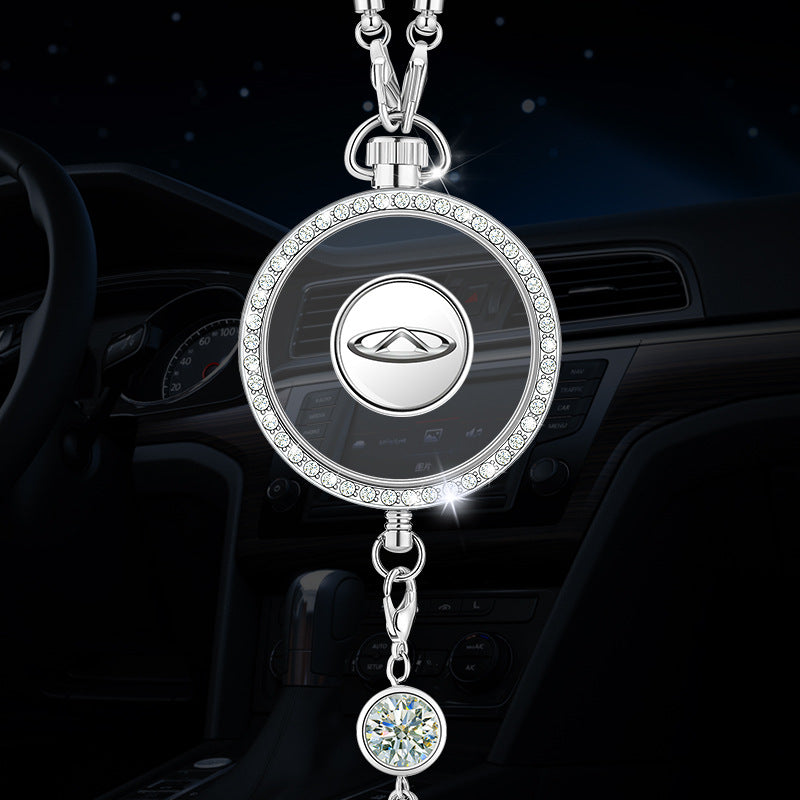 Pandantiv cu logo pentru aromaterapie auto, realizat din metal și diamante