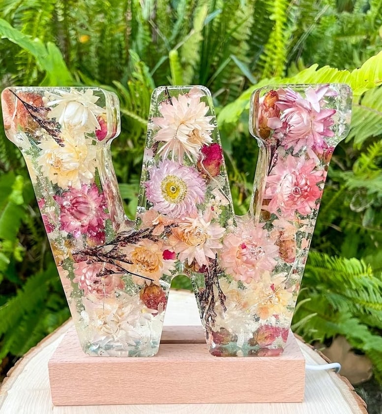 🌸Veioză de noapte din rășină florală, lucrată manual