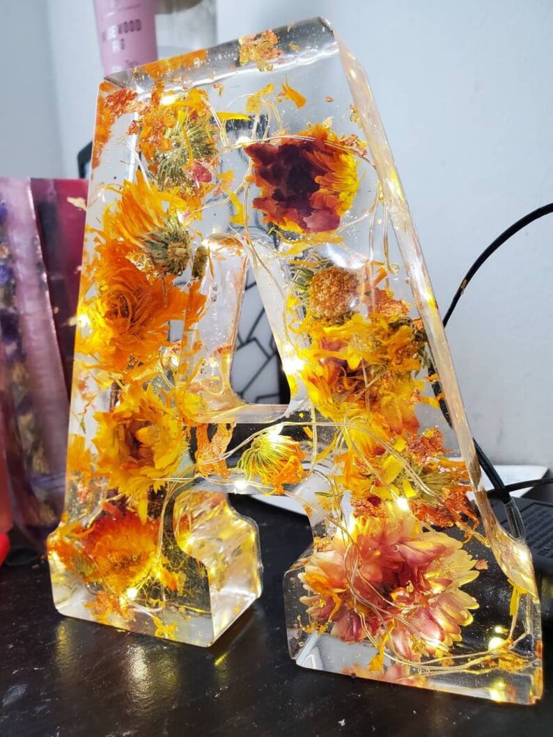 🌸Veioză de noapte din rășină florală, lucrată manual