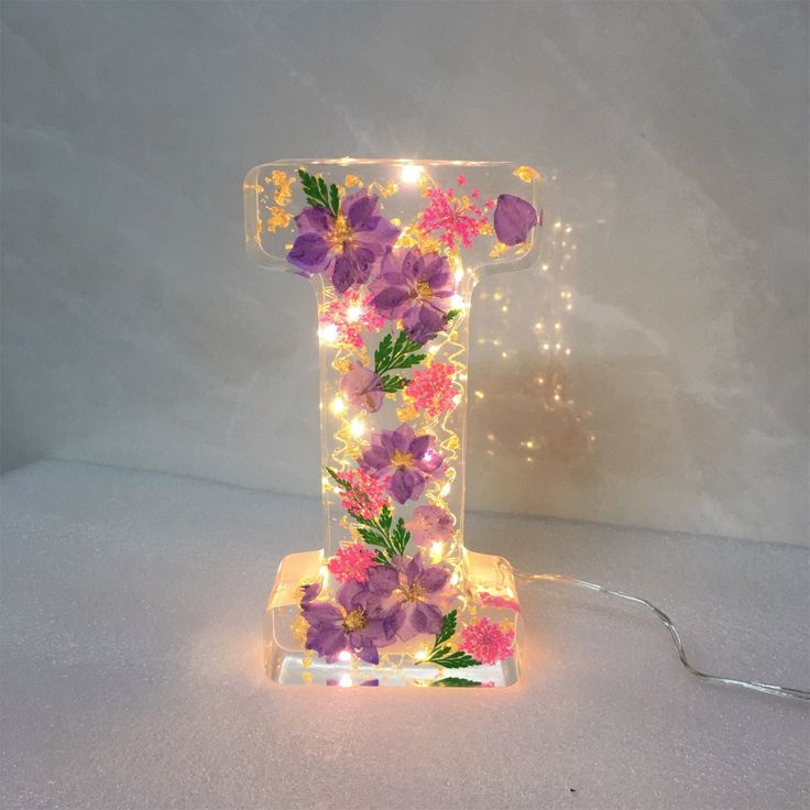 🌸Veioză de noapte din rășină florală, lucrată manual
